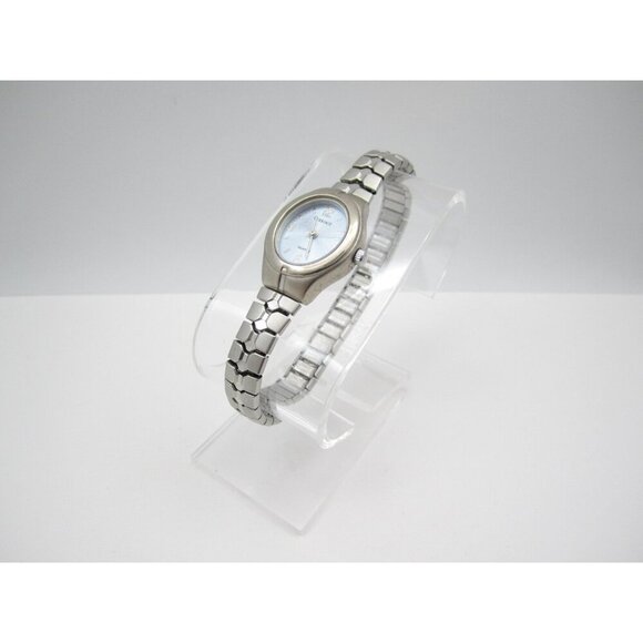 Women Carriage by Timex Quartz WR Analog 22mm Oval Watch (H767) "New Battery" - Picture 6 of 10